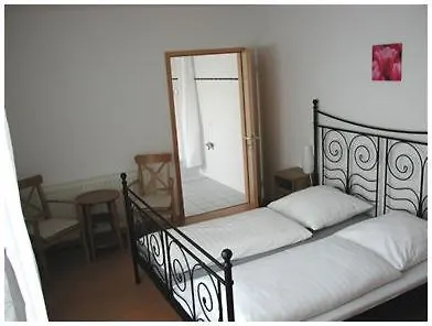 Gastehaus Mezzaluna Πανδοχείο 2*